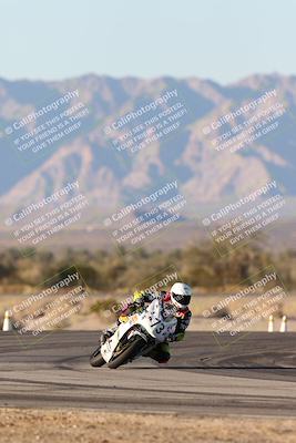 media/Dec-07-2025-CVMA (Sun) [[3e7d2de5dc]]/Race 18-Formula Twins-Formula 40 UL/